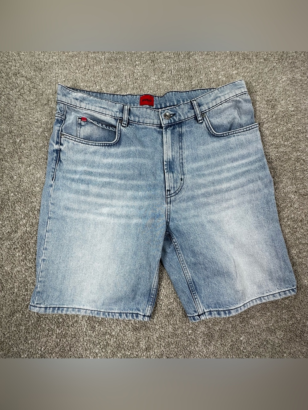 Hugo Boss 446 Loose Fit Denim Shorts Men’s Light Wash Blue Jean Shorts